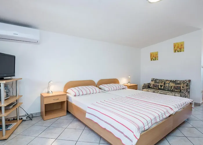 Delic Pejic 4 By Interhome Vir